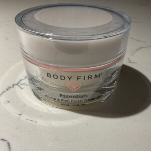 Body Firm Essentials Facial Treatment -NWT